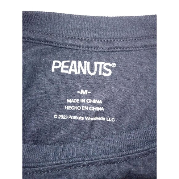 Peanuts Women's Black Halloween Snoopy Vampire Short Sleeve Shirt Size Medium - Picture 3 of 5